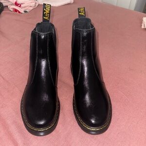 doc marten 2976 slip resistant leather chelsea boots, women’s 8.5